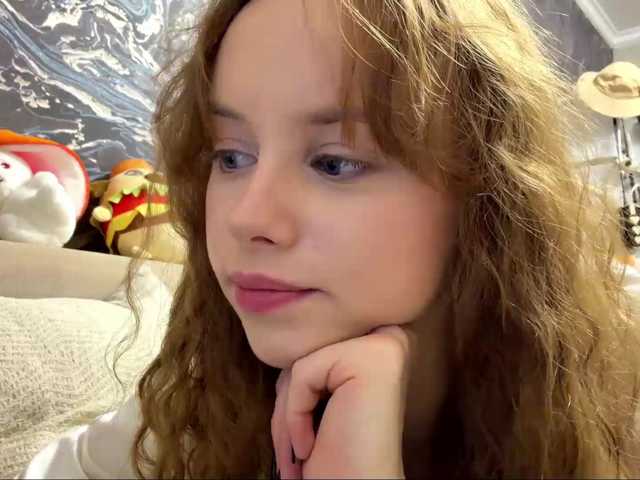 curlyhaired live cam on BongaCams