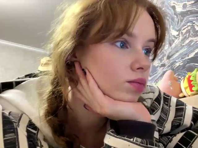 curlyhaired live cam on BongaCams