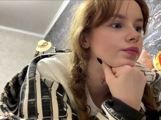 curlyhaired live cam on BongaCams