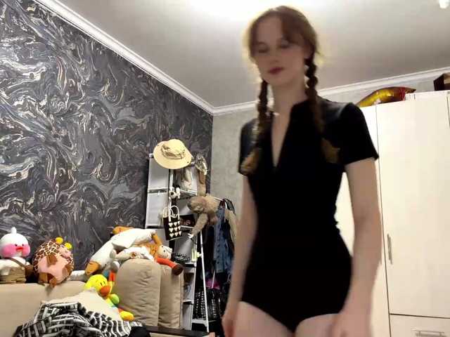 Curlyhaired live cam