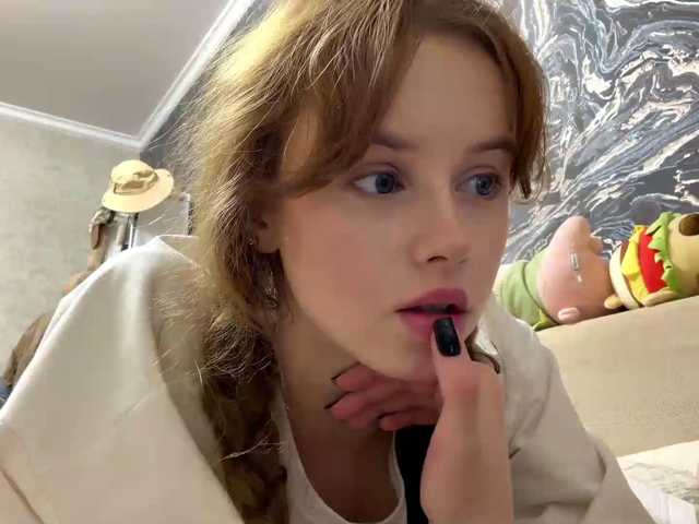 curlyhaired live cam on BongaCams