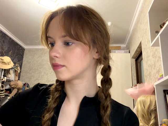 curlyhaired live cam on BongaCams