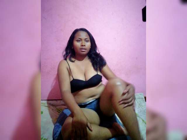 Shaniasexy live cam on BongaCams