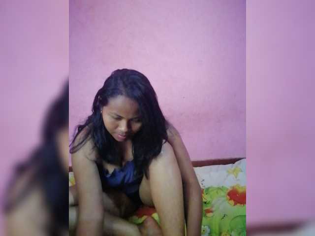 Shaniasexy live cam on BongaCams