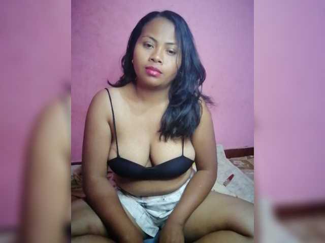 Shaniasexy live cam on BongaCams