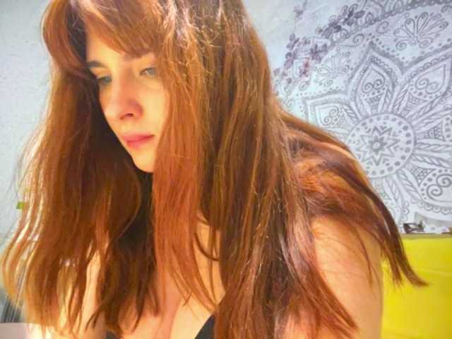 KiraLoveXQ live cam on BongaCams