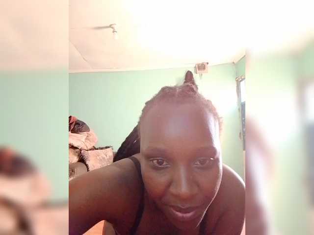 Ruthwanja, en vivo ahora en BongaCams