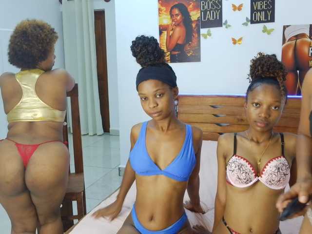 BadBitchesToo live cam preview