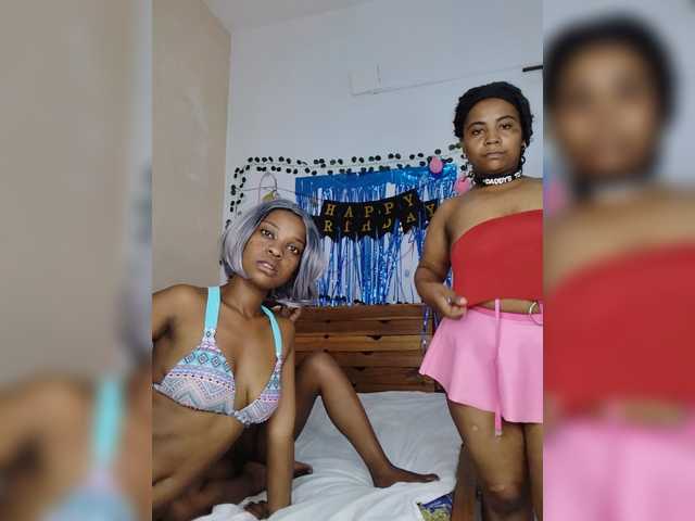 BadBitchesToo live cam on BongaCams
