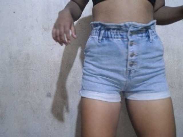 Irintsoa live cam on BongaCams