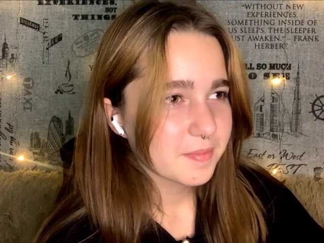 EmilyAnderl live cam on BongaCams