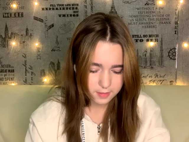 EmilyAnderl live cam on BongaCams