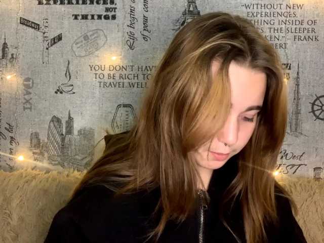 EmilyAnderl live cam on BongaCams