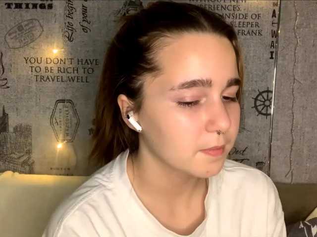 EmilyAnderl live cam preview