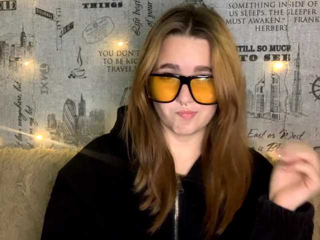 EmilyAnderl live cam on BongaCams