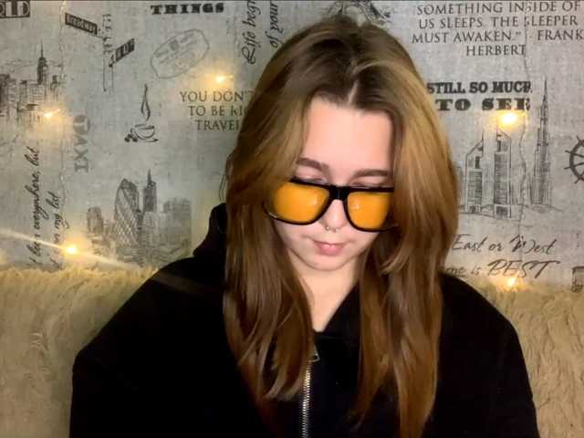 EmilyAnderl live cam on BongaCams