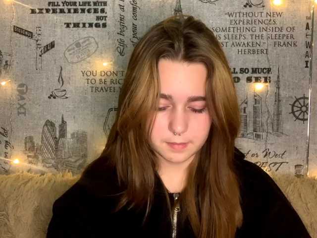 EmilyAnderl live cam on BongaCams