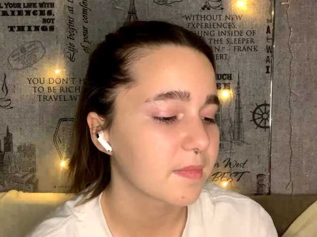 EmilyAnderl live cam on BongaCams