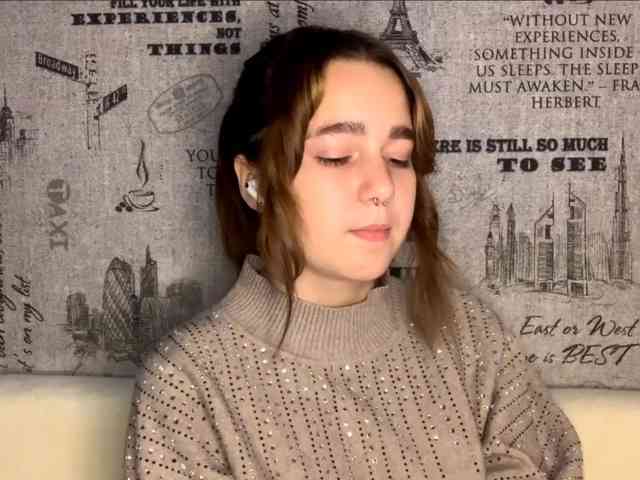 Emilyanderl's cam show statistics and live stream