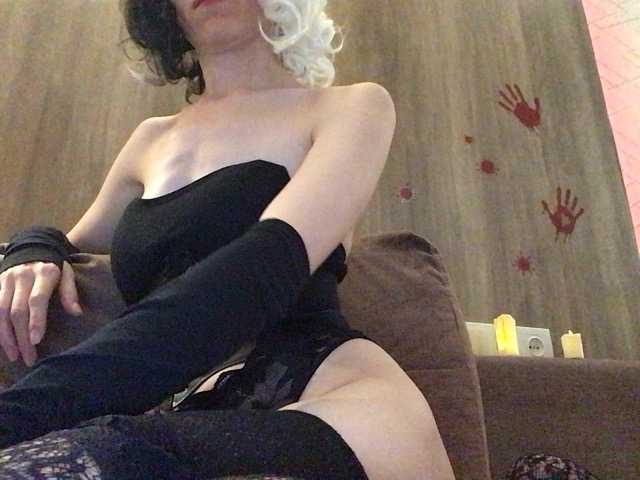 le modèle Graceful_Lexy est en webcam porno dans un show sur le site bongacams, il possède les tags suivants: White/Caucasian,Brunette,Shaved