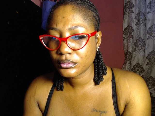 VelvetGoddess234 live cam on BongaCams