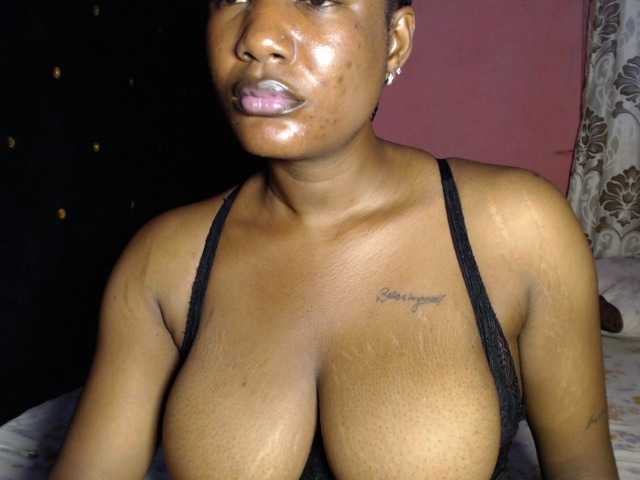 VelvetGoddess234 live cam on BongaCams