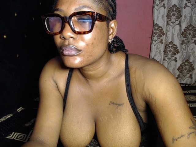 VelvetGoddess234 live cam on BongaCams