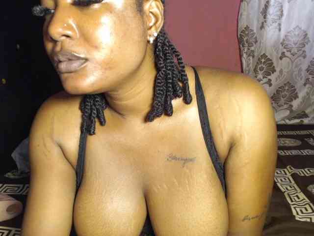 VelvetGoddess234 webcam