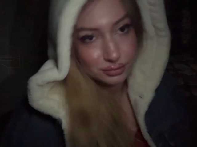 BariMehrotra live cam on BongaCams