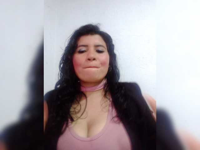 Melanie-25 live cam on BongaCams