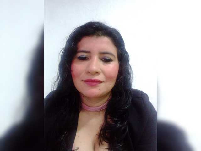Melanie-25 live cam on BongaCams