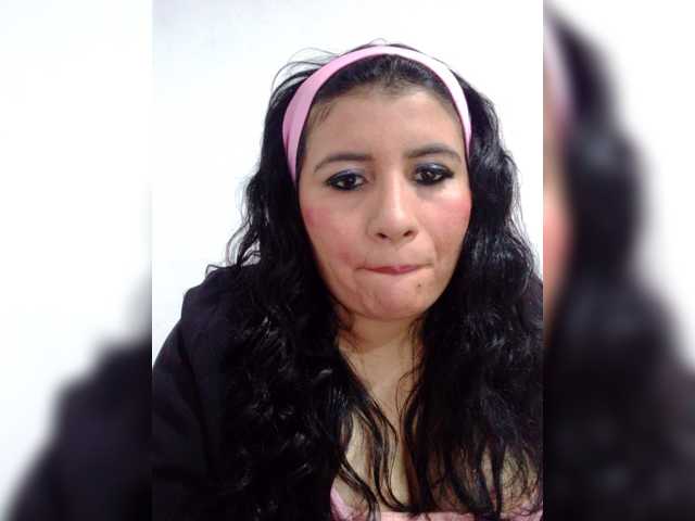 Melanie-25 live cam on BongaCams