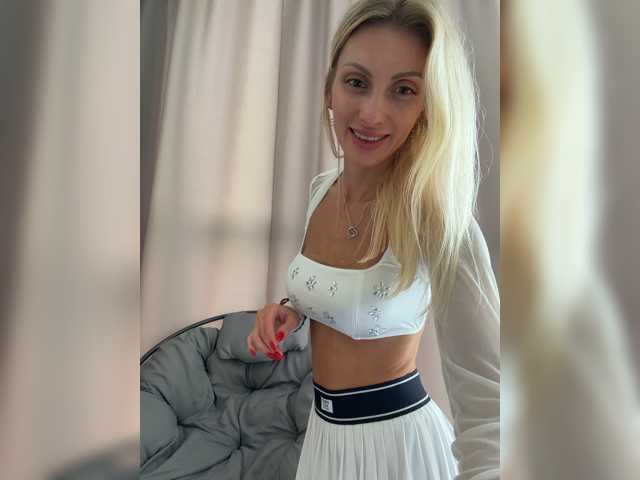 KarinaSimka live cam on BongaCams