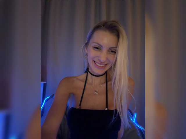 KarinaSimka live cam on BongaCams