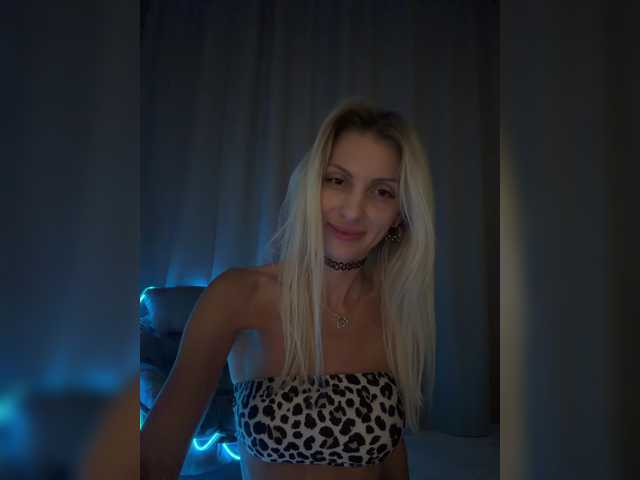 KarinaSimka live cam on BongaCams