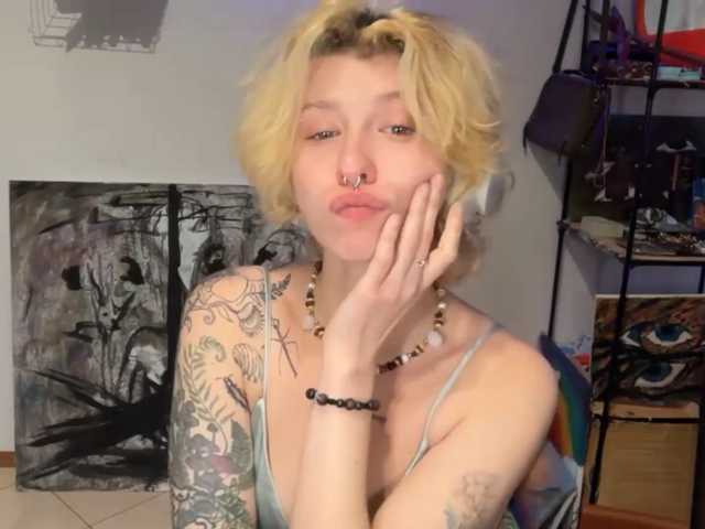 KrissyShuey live cam on BongaCams