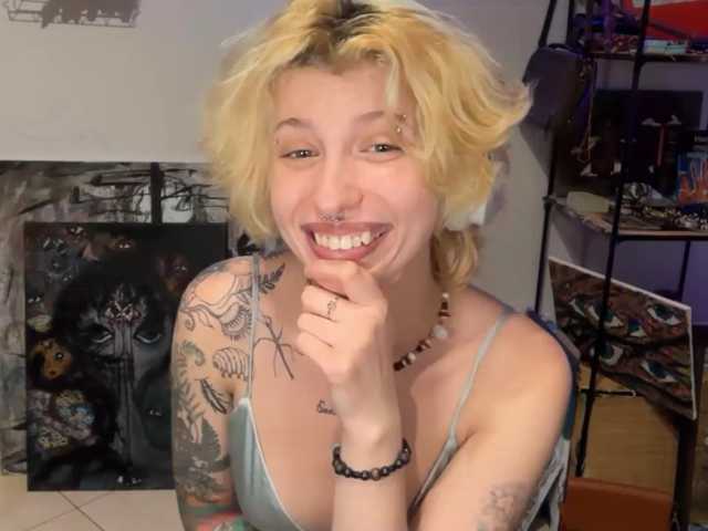 KrissyShuey live cam on BongaCams
