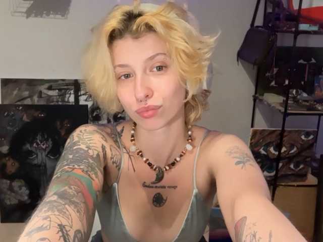 KrissyShuey live cam on BongaCams