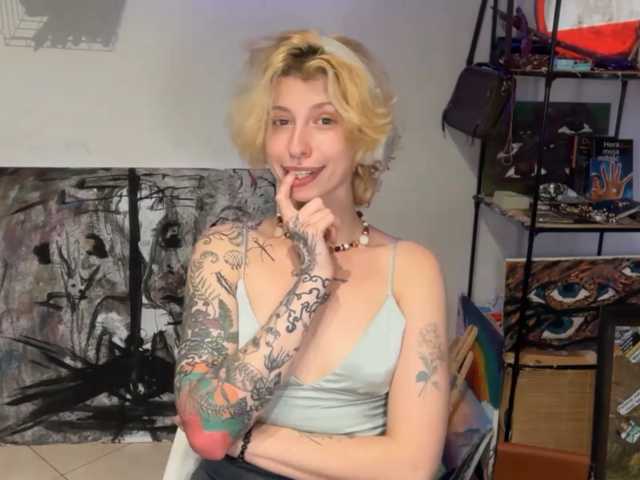 KrissyShuey live cam on BongaCams