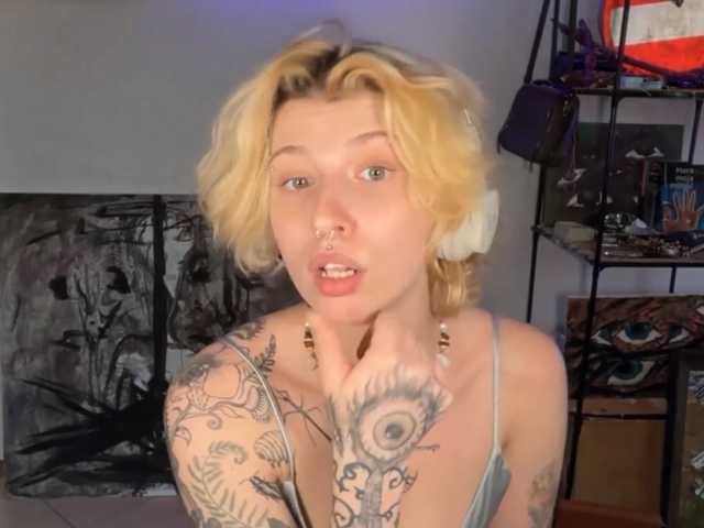 KrissyShuey live cam on BongaCams