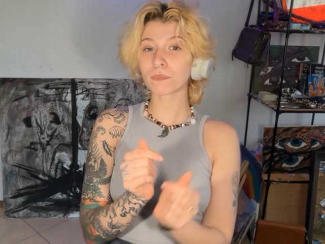 KrissyShuey live cam on BongaCams