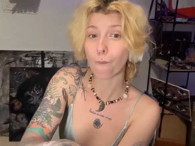 KrissyShuey live cam on BongaCams