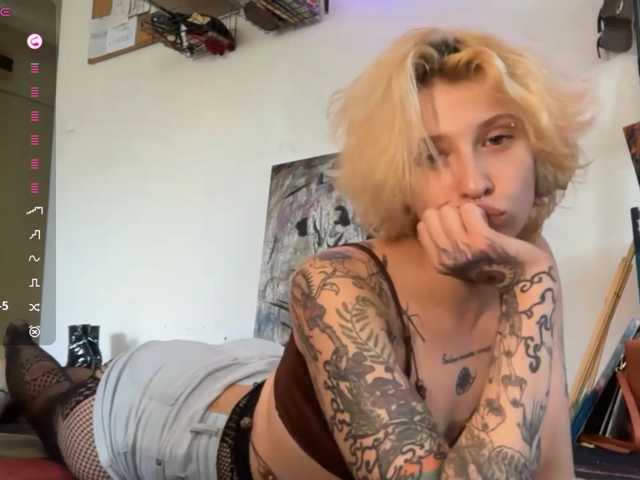 KrissyShuey live cam on BongaCams