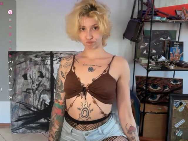 KrissyShuey live cam on BongaCams