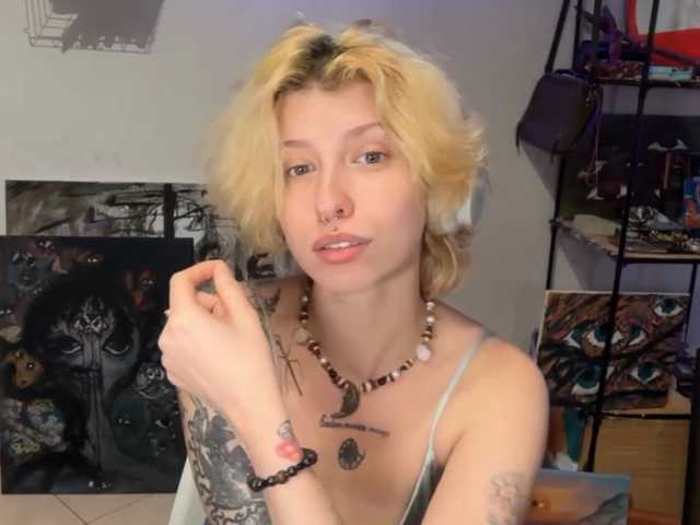 KrissyShuey live cam on BongaCams