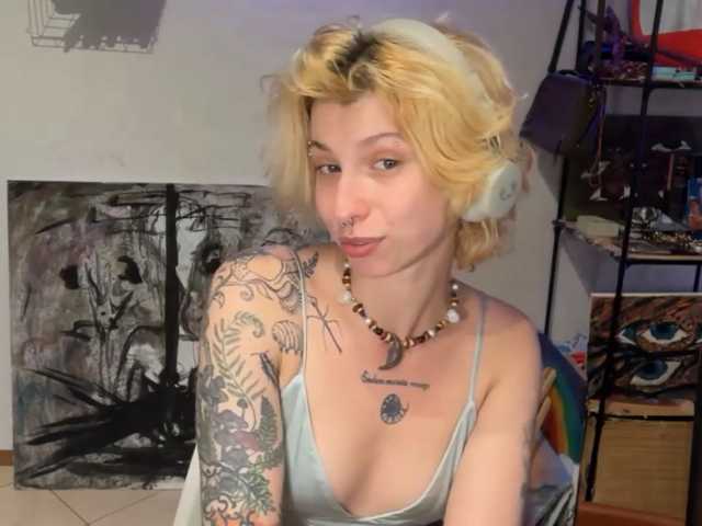 KrissyShuey live cam on BongaCams