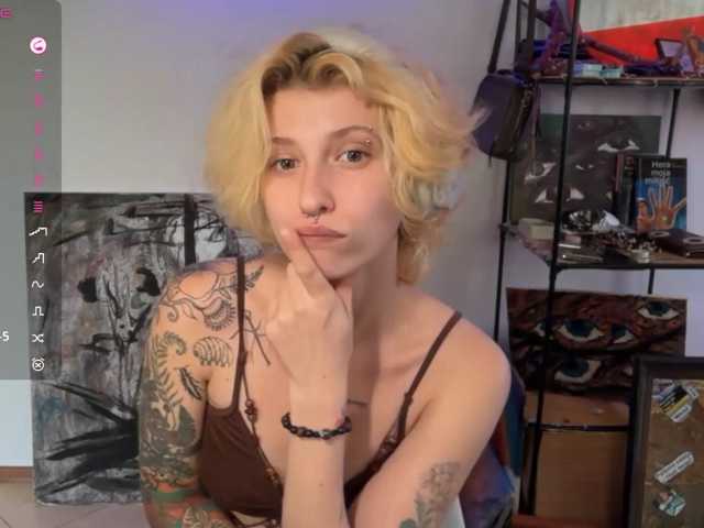 KrissyShuey live cam on BongaCams