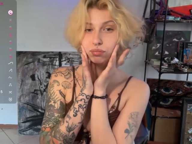 KrissyShuey live cam on BongaCams