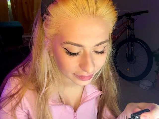 MelissaTsosie live cam on BongaCams