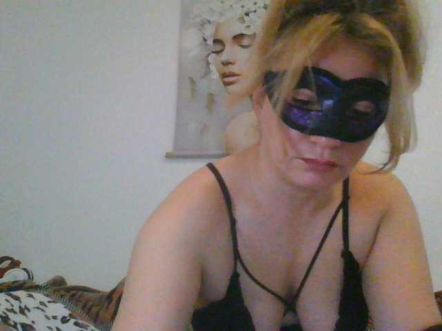 eliza69hot live cam on BongaCams